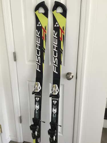 2015 Fishcer RC4 158cm FIS SL skis with Head Freeflex 11 Bindings