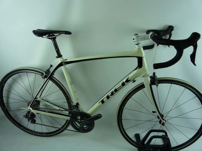2014 TREK Domane 4.7C carbon Ultegra 11-Speed Bontrager Race Wheels Size: 58cm