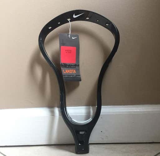 BRAND NEW NIKE LAKOTA !! RETAILS $90 !! BLACK (REPOST)
