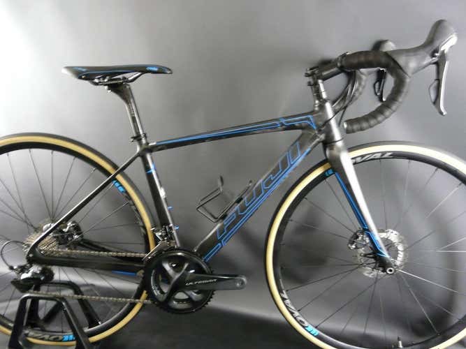 2017 Fuji SL 1.3 Disc Carbon Dura Ace/Ultegra 11-Speed Oval Wheels Size: 46cm