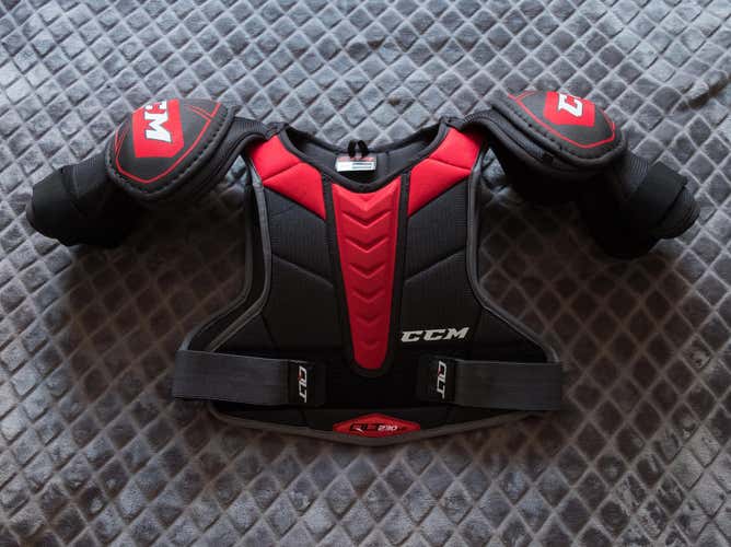 CCM QuickLite 230 LE Shoulder Pads Senior Medium