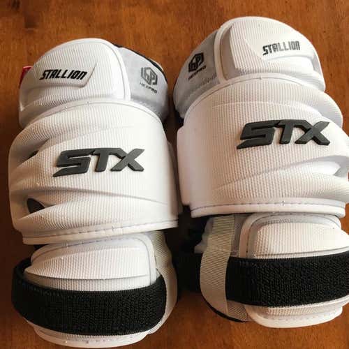 STX Stallion 500 Arm Pads Large
