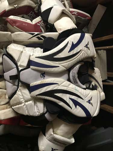 Vaughn Velocity V5 7800 Goalie Chest Protector Senior
