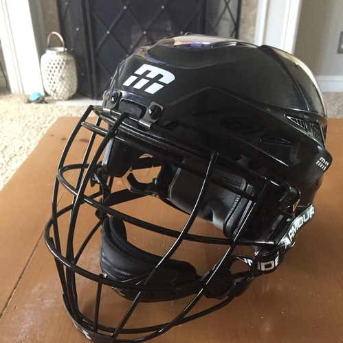 Cascade M11 Box Lacrosse Helmet