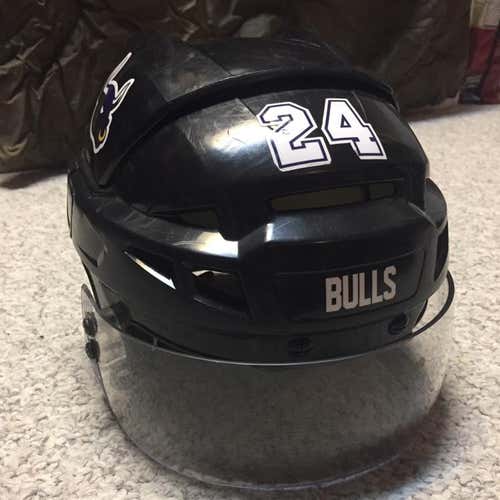 Junior A. CCM V08 M + Oakley VR904