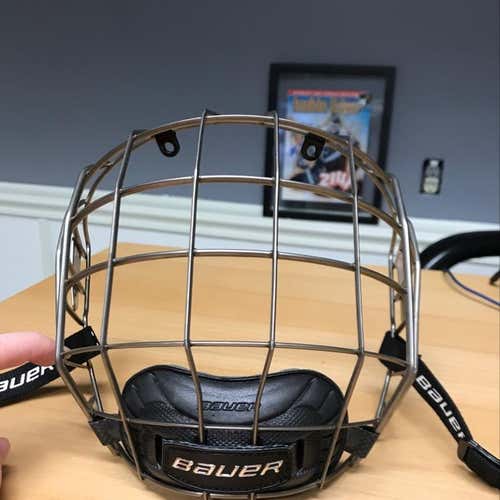 BAUER 7500 CAGE
