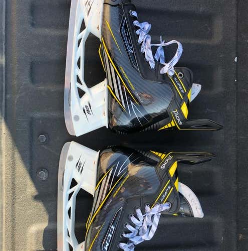 CCM Super Tacks Skates 9EE