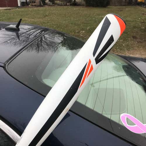 Easton Mako