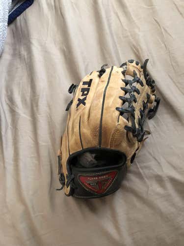 Louisville Slugger Pro Flare Glove