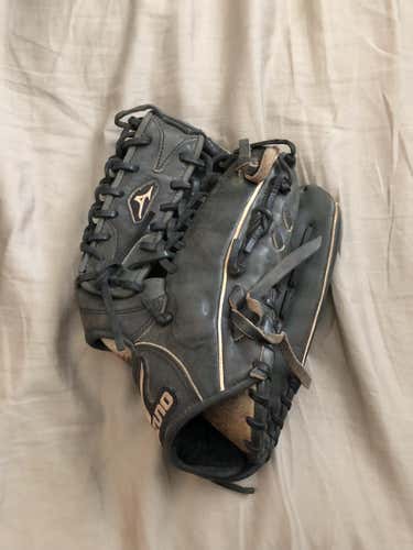 Mizuno Glove