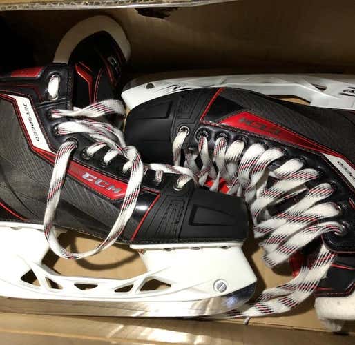 BRAND NEW CCM Jetspeed Skates 9.0 D