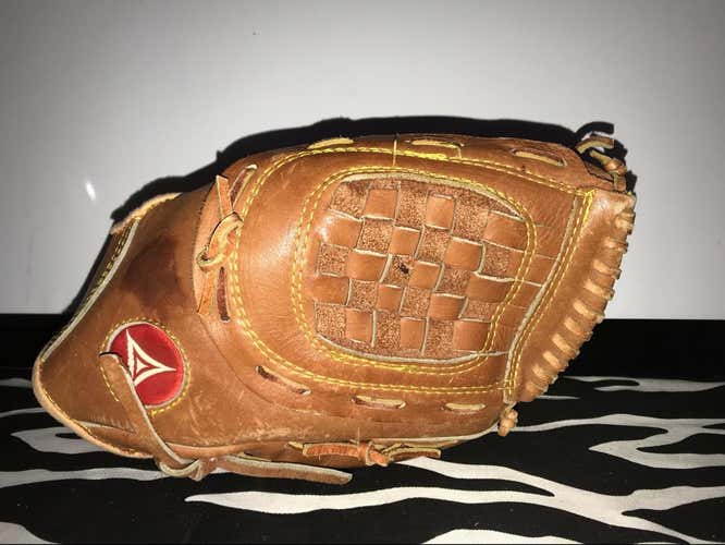 Regent Magnum II 03500 Baseball/Softball Glove