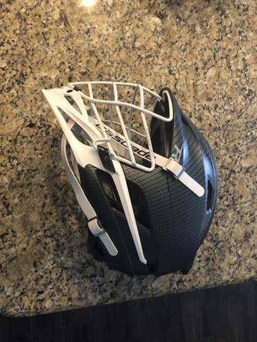 Cascade R Carbon fiber white on white