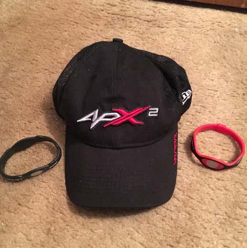 Bauer APX2 Hat w/ 2 wrist bands NEW