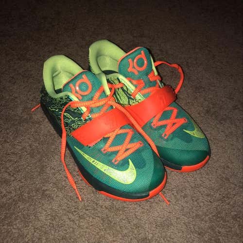 Nike Kevin Durant Low Top Basketball Shows Size 6.5