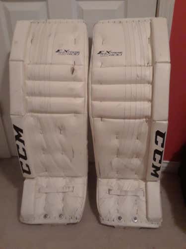 CCM 34 + 1 Extreme Flex 400 Goalie Leg Pads Senior