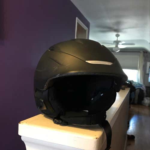 Giro Skiing and Snowboarding Helmet Size Medium Unisex