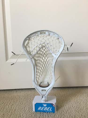 LN Stallion 700 strung with Hero mesh and hero strings
