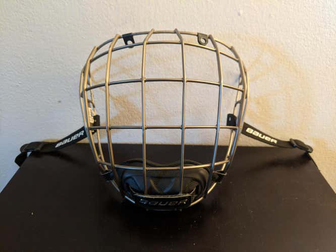 Bauer Reakt Titanium Cage Size M