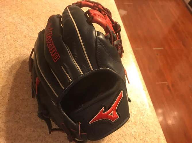 Mizuno 11.5 Black/Red Glove