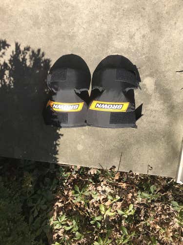 Brown goalie intermediate knee pads