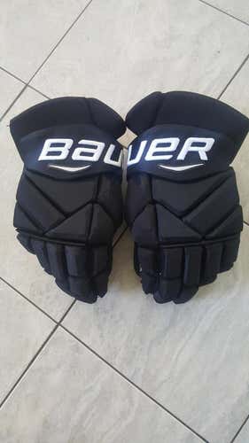 New Bauer pro stock 1x gloves, digital palms, 14", Jared Boll