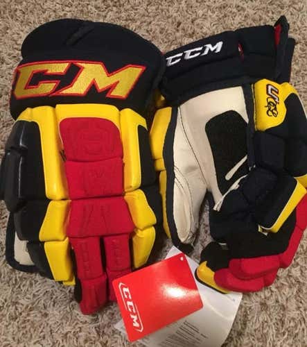 New CCM Pro Gloves Senior Erie Otters