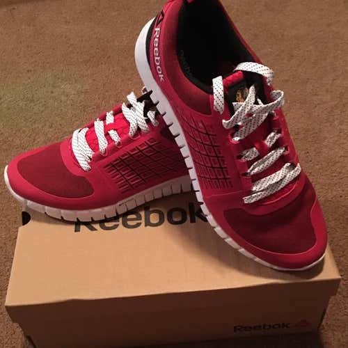 Brand New Team Issue Chicago Blackhawks Reebok Z Quick Running Shoes
