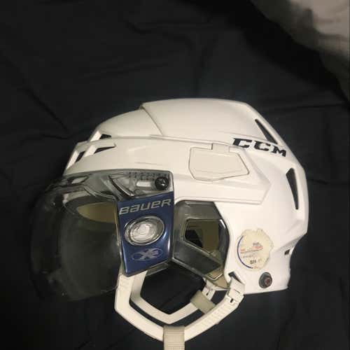 CCM V08 Medium With Bauer Visor