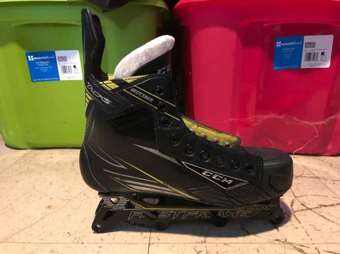 CCM 3R92 Roller skates - Size 7.5 D