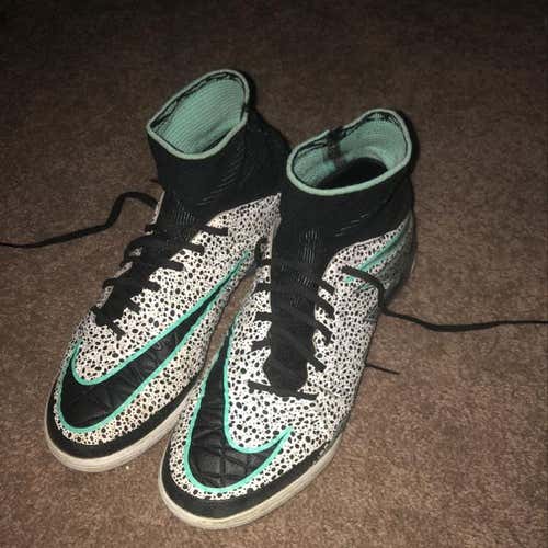 NIKE Indoor Soccer Hyper venoms