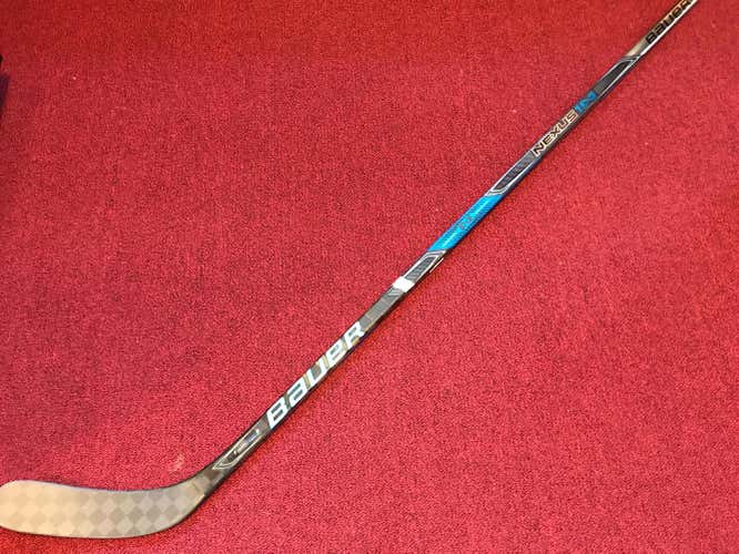 New Bauer 1n Stick RH p88 67 flex pro stock return item#YS606