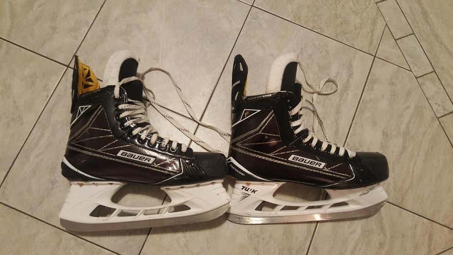 Bauer 1s pro stock, 10.5 D/A, like new