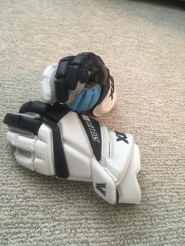 Unused Villanova STX Stallion 500 Gloves