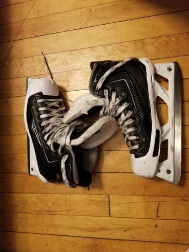 CCM Goalie Skates Junior Size 5.5