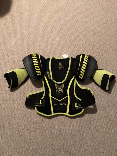 New Warrior Alpha QX5 Shoulder Pads Senior