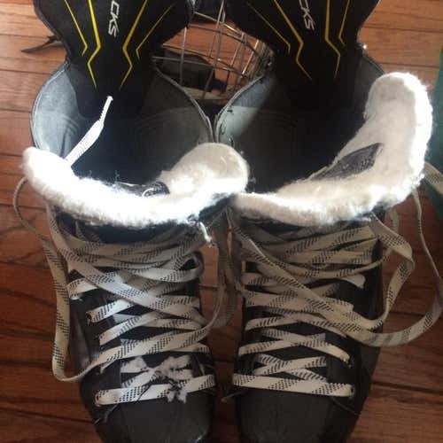 Used CCM Tacks 5052 Skates SR 9.5 Extra Steel