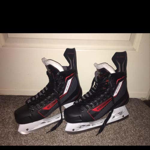 New 9EE CCM Jetspeed 280s And Wax Laces