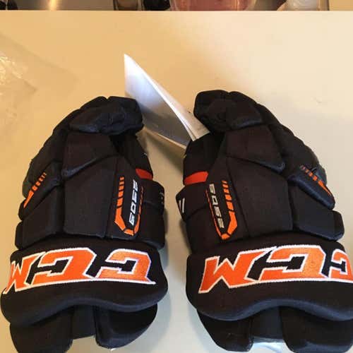 CCM 6052 Tacks Gloves - NEW
