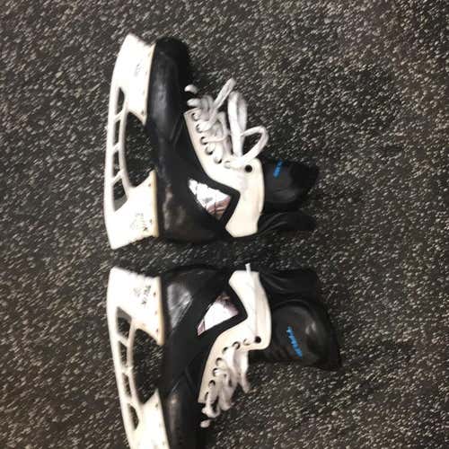True Hockey Skates Size 8
