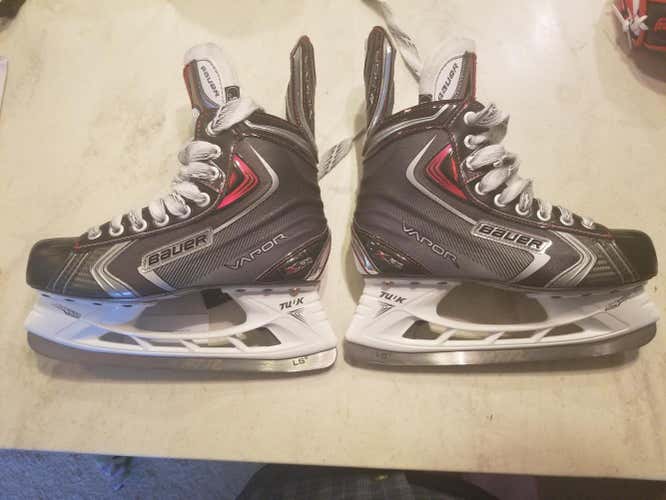 Brand New Bauer X90 Junior Skates Size 5D