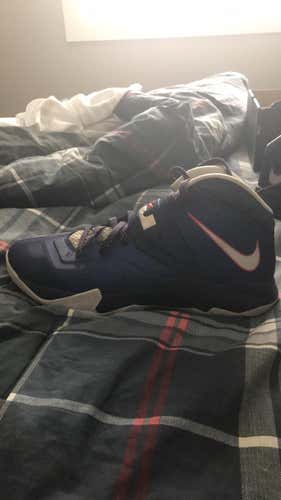 Nike Lebron Soldier