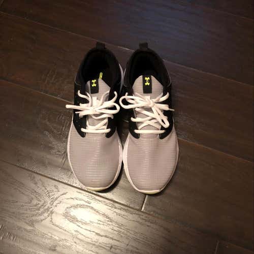Size 8.5 Under Armour Shoes