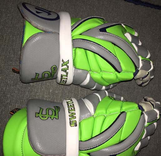 warrior sweetlax gloves