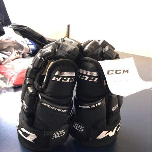New CCM 13” CS400 Gloves