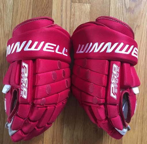 Winnwell Classic Pro 4-Roll 14” Hockey Gloves