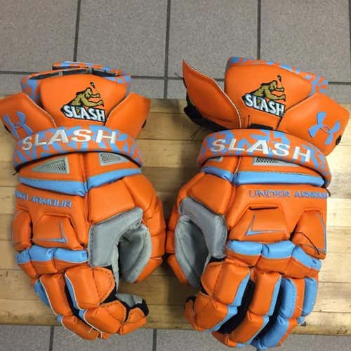 Used Under Armour Engage “Six Nations Slash” Gloves