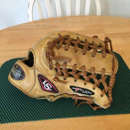 Louisville Slugger Pro Flare Series Outfield Glove