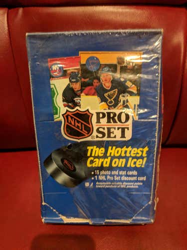 Vintage Pro Set Series 1 NHL Hockey card case