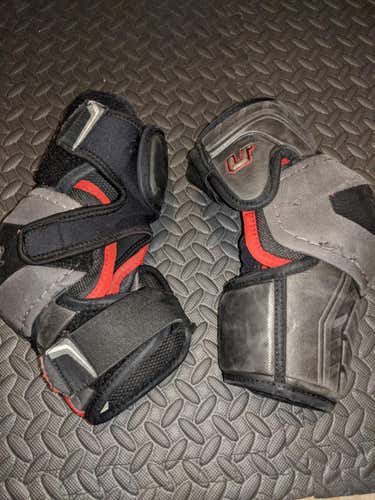 CCM U CL Elbow Pads Sr. Medium